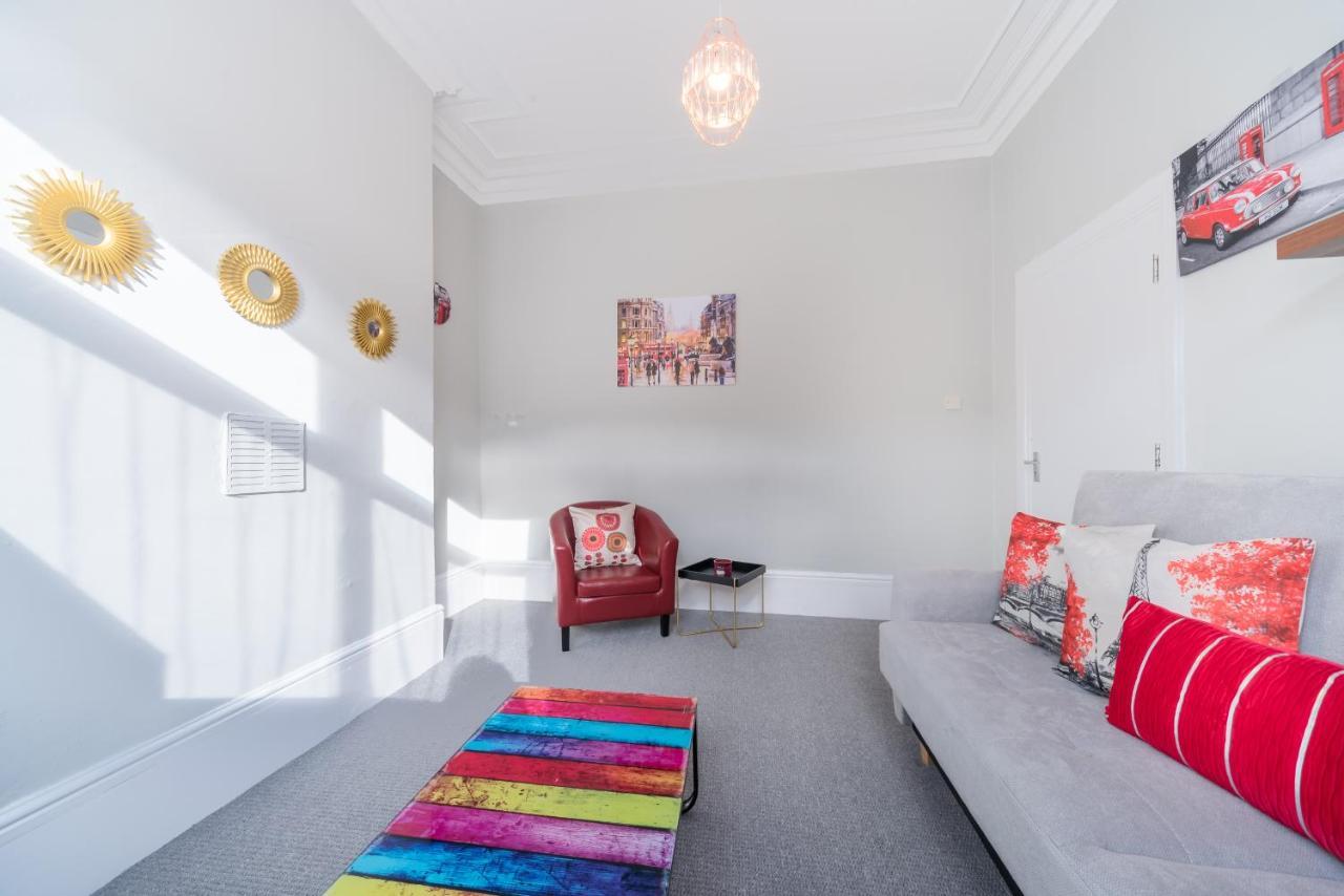 3 Bedroom Saks - 2 Living Area House In Newland Ave Hull Kingston upon Hull Exterior foto