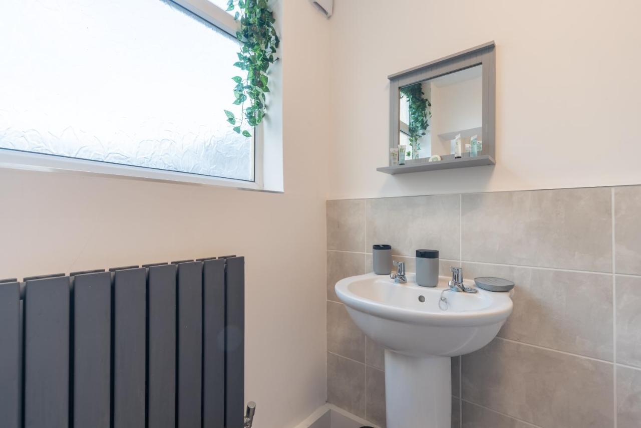 3 Bedroom Saks - 2 Living Area House In Newland Ave Hull Kingston upon Hull Exterior foto